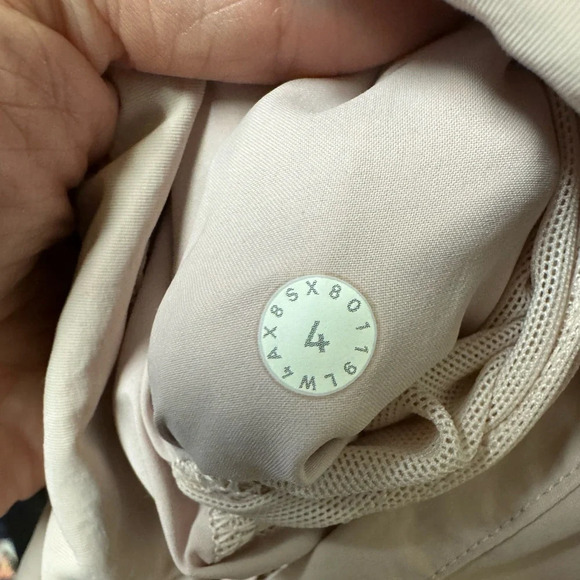 LULULEMON ALWAYS EFFORTLESSS JACKET SIZE 6
PINK BLISS - Picture 6 of 6